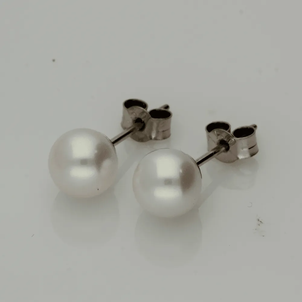 18ct White Gold 7-7.5mm White Fresh Water Pearl Earrings